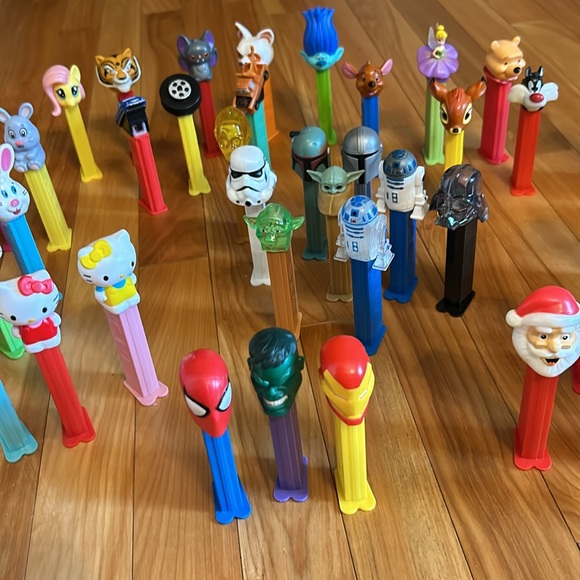 PEZ dispensers. - Picture 3 of 5